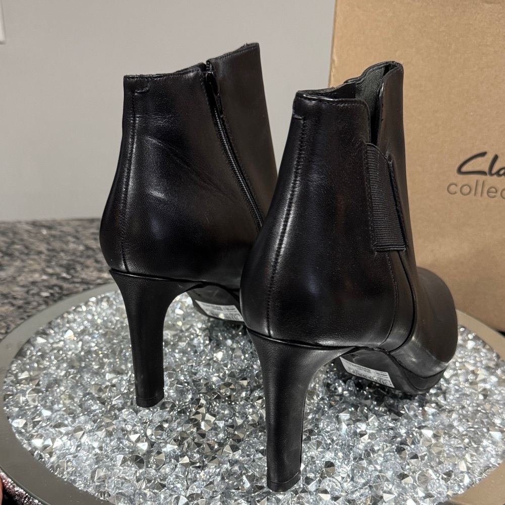 Clarks Amber rise Black leather Heeled Ankle Boots NEW 11M - Picture 9 of 14